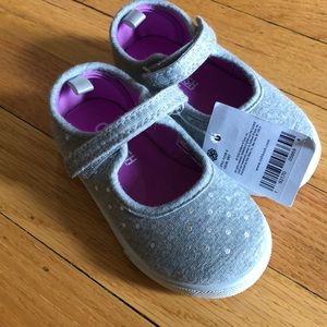 NWT OshKosh B'Gosh - Grey Silver Polka Dots Baby Shoes